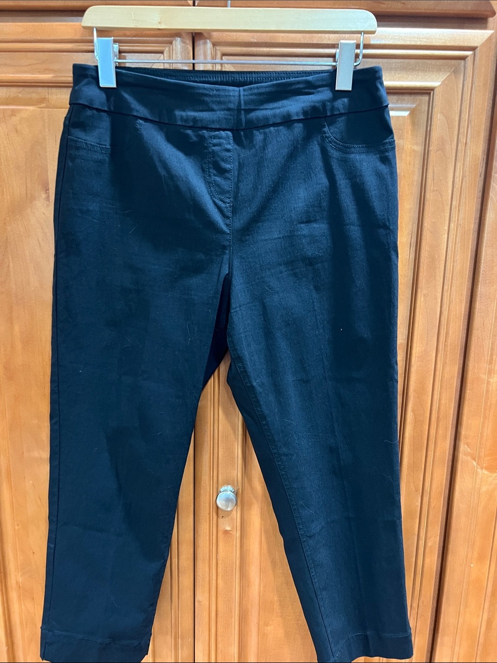 Soft Surroundings Black Pull-On Capri Pants